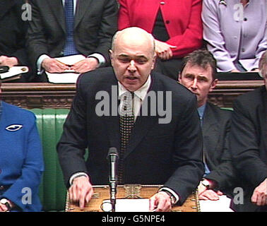 Der Anführer der Opposition, Iain Duncan-Smith, nimmt an den Fragen des Premierministers im Unterhaus, London, Teil. Stockfoto