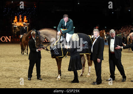 Die Herzogin von Cornwall besucht London International Horse Show Stockfoto