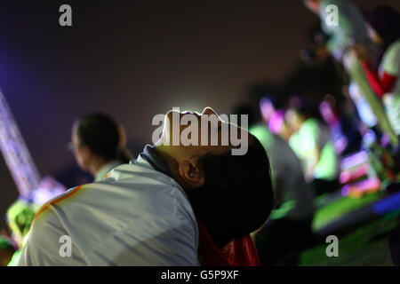 Kairo. 21. Juni 2016. Menschen praktizieren Yoga, um den internationalen Tag des Yoga in Kairo am 21. Juni 2016 feiern. © Ahmed Gomaa/Xinhua/Alamy Live-Nachrichten Stockfoto