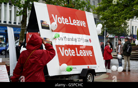 Worthing West Sussex, UK. 22. Juni 2016. Stimmen lassen Aktivisten auf den Straßen von Worthing heute ist ein Tag vor dem EU-Referendum stimmen in Großbritannien Credit: Simon Dack/Alamy Live News Stockfoto