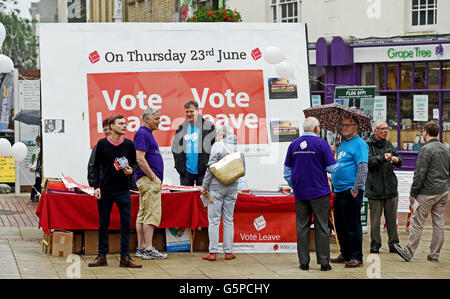 Worthing West Sussex, UK. 22. Juni 2016. Stimmen lassen Aktivisten auf den Straßen von Worthing heute ist ein Tag vor dem EU-Referendum stimmen in Großbritannien Credit: Simon Dack/Alamy Live News Stockfoto