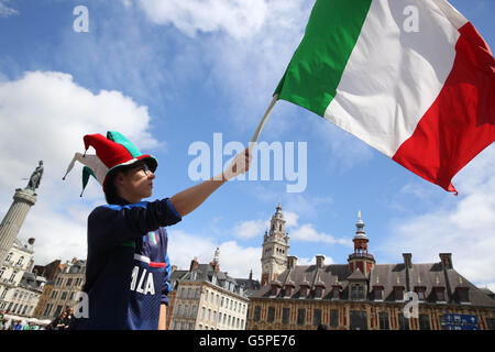 Lille, Frankreich. 22. Juni 2016.  Anhängern vor dem Fußballspiel der Euro 2016 in Frankreich zwischen Italien Vs Irland bei Stade Pierre Mauroy am 22. Juni 2016 in Lille. Bildnachweis: Marco Iacobucci/Alamy Live-Nachrichten Stockfoto