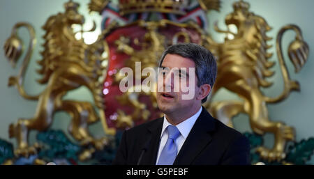 Sofia, Bulgarien. 22. Juni 2016. Der bulgarische Präsident Rosen Plevneliev und Bundespräsident Joachim Gauck (nicht abgebildet) beantworten Fragen von Reportern auf einer Pressekonferenz nach ihren Gesprächen in das Büro des Präsidenten in Sofia, Bulgarien, 22. Juni 2016. Der deutsche Bundespräsident Weiterfahrt Fünftage-in Bulgarien. Foto: RAINER JENSEN/Dpa/Alamy Live-Nachrichten Stockfoto