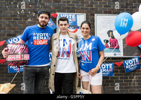 London, UK. 23. Juni 2016. Am Tag des EU-Referendums wenn britische Stimmen entscheiden, ob die Europäische Union verlassen oder bleiben, Aktivisten für bleiben in Europa, ich bin, sind nach wie vor in Kraft im Norden Londons. Bildnachweis: Lebendige Bilder/Alamy Live-Nachrichten Stockfoto