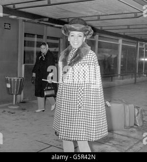 Shirley Bassey - Flughafen Heathrow - London Stockfoto