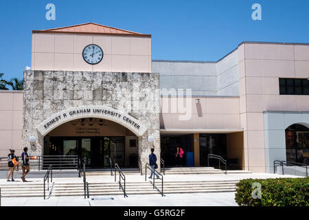 Miami Florida, FIU, International University, Campus, Ernest R. Graham University Center, Zentrum, Studenten betreten, Gebäude, FL160516025 Stockfoto