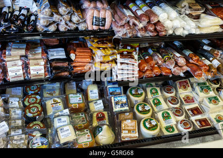 Miami Florida, Delicias de Espana 2, spanischer Gourmet-Lebensmittelmarkt, innen, Regal Regale, Verkauf, Waren, Besucher reisen Reise Tour Stockfoto