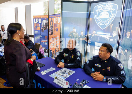 Miami Florida, Hyatt, Hotel, Unterkunft, Nationale Konferenz zur Verbrechensverhütung in der schwarzen Gemeinschaft, Anbieter, Jobmesse, Rekrutierer der Polizeiabteilung, Rekrutierer, Stockfoto