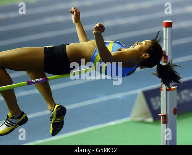 Morgan Lake setzt beim Women's High Jump Event am ersten Tag der European Trials & UK Championships im English Institute of Sport in Sheffield die Messlatte frei. Stockfoto