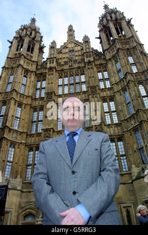 Jack Dromey außerhalb der Häuser des Parlaments Stockfoto