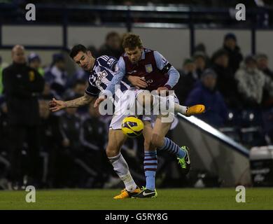 Fußball - Barclays Premier League - West Bromwich Albion gegen Aston Villa - The Hawthorns. Brett Holman von Aston Villa (rechts) und Liam Ridgewell von West Bromwich Albion (links) kämpfen um den Ball Stockfoto