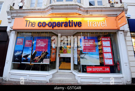 Die Co-Operative Travel Shop Lager Stockfoto