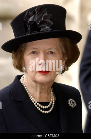 Baroness Thatcher, kommt zur Gedenkfeier von Prinzessin Margaret in Westminster Abbey, London. Prinzessin Margaret, die jüngere Schwester der britischen Königin Elisabeth II., starb am 9. Februar im Alter von 71 Jahren. Stockfoto