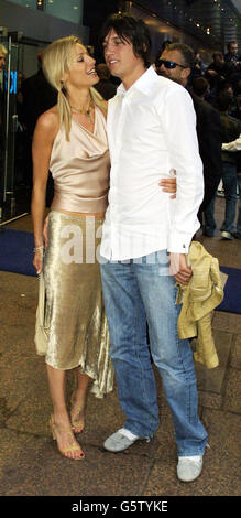 Die Fernsehmoderatoren Tess Daly und Vernon Kay kommen zur Charity-Premiere von Star Wars: Episode II - Attack of the Clones auf dem Odeon Leicester Square in London. Stockfoto