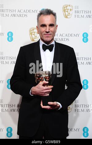 Daniel Day-Lewis erhielt die Auszeichnung als bester Hauptdarsteller für „Lincoln“ im Pressesaal der British Academy Film Awards 2013 im Royal Opera House, Bow Street, London. Stockfoto