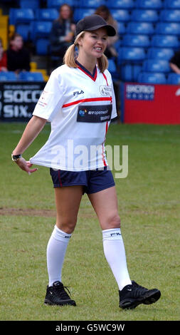 Amanda Holden, während des Music Industry Soccer Six Fußballturniers auf dem Chelsea Stamford Bridge Fußballplatz in London. Stockfoto