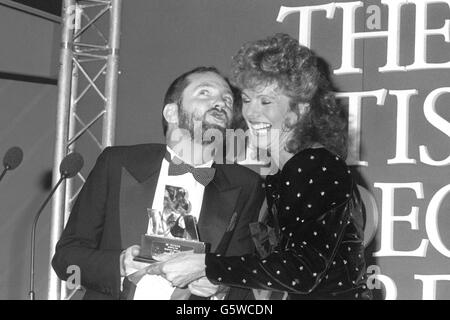 Unterhaltung - Kenny Everett und Lizzie Webb - British Video Awards Dinner - Grosvenor House Hotel, London Stockfoto