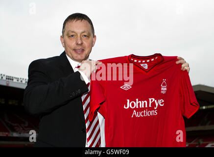 Fußball - npower Football League Championship - Nottingham Forest Pressekonferenz - City Ground. Billy Davies, neuer Waldmanager in Nottingham, nach einer Pressekonferenz Stockfoto