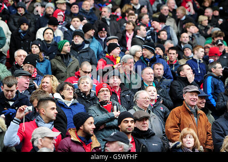 Fußball - npower Football League Championship - Charlton Athletic gegen Birmingham City - The Valley. Charlton Athletic Fans auf den Tribünen Stockfoto