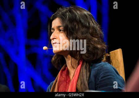 Munira Mirza, ehemalige stellvertretende Bürgermeisterin für Bildung und Kultur von London unter Boris Johnston.  Das Hay-Festival der Literatur und der Künste, Hay on Wye, Powys, Wales UK, Sonntag, 5. Juni 2016 Stockfoto