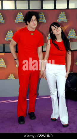 Die White Stripes, Jack und Meg White, kommen für die MTV Movie Awards 2002 im Shrine Auditorium, Los Angeles. Stockfoto