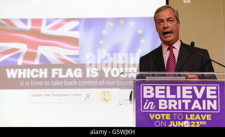 Die UKIP Führer Nigel Farage liefert seine letzte Rede des EU-Referendums am Emmanuel Centre in London. Stockfoto