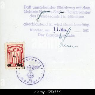 Dokumente,Bestätigung der Fotokopie der Geburtsurkunde für Otto Paul Johann Dussler,geb. am 17.12.1898,ausgestellt von Registeramt I,München,11.5.1937,1.Jahrhundert,Deutschland,Oberbayern,Geburt,Geburten,Geburtsurkunde,Geburtsurkunden,Geburtsregister,Register,Register,Einnahmestempel,Stempel,Stempel,Unterschrift,Unterschriften,Kopien,Bescheinigung,Bescheinigung,Bestätigung,Bestätigung der Drittreich-Rechte,Bestätigung,Bestätigung,Deutsches Reich-Reich-Reich-Dokumente,Bestätigung,Bestätigung, Stockfoto