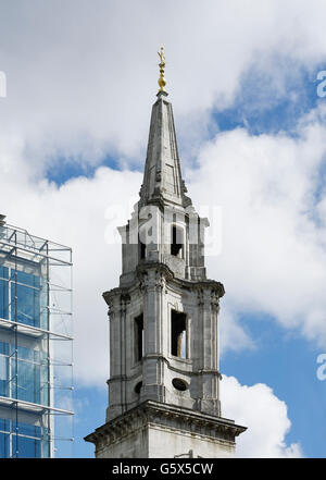 St. Vedast Alias Foster, Kirche in der City of London; Barocke Turmspitze, gonna aus konkav konvex und zurück zu konkav Stockfoto