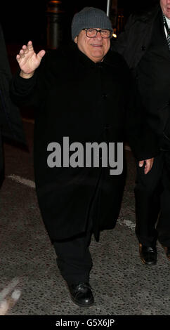 Danny Devito kommt im Mansion House in Dublin zu einer Sondervorführung von LA Confidential im Rahmen des Jameson Dublin Film Festivals an. Stockfoto