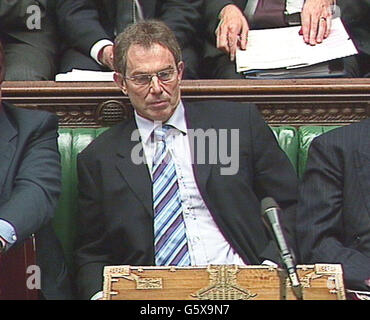 Bildschirmschnappung von Premierminister Tony Blair, der bei den Fragen des Premierministers im Unterhaus in London spricht. Stockfoto