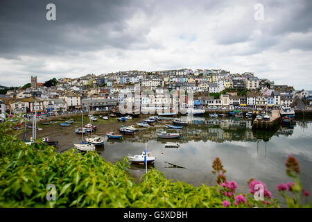 Brixham ist ein kleines Fischerdorf und Zivilgemeinde im Distrikt Torbay in der Grafschaft Devon im Südwesten Englands. Stockfoto