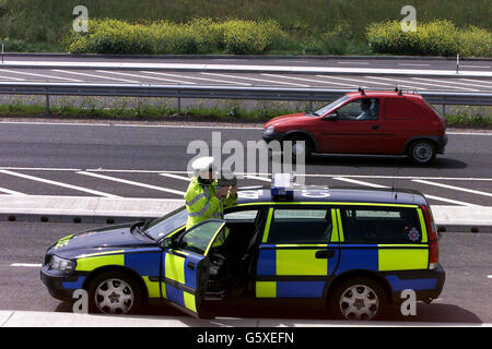 Vierzig Autofahrer erwischt Beschleunigung Stockfoto