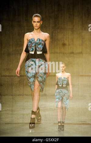 Peter Pilotto Catwalk - London Fashionweek 2013 Stockfoto