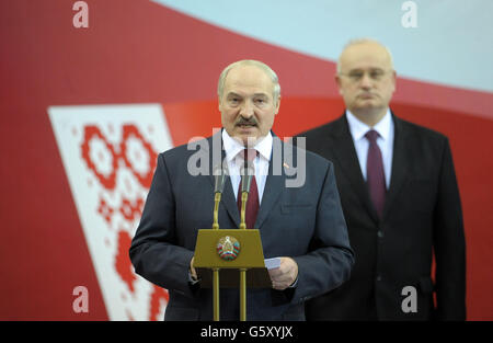 Der weißrussische Präsident Alexander Lukaschenko spricht während der Eröffnungszeremonie am ersten Tag der UCI-Bahn-Weltmeisterschaften in der Minsker Arena, Minsk. Stockfoto