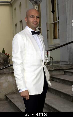 Schauspieler Billy Zane kommt zum James Bond Galadinner 007, das 40 Jahre seit Dr. No feiert, in Unterstützung der Ian Fleming Foundation und des Variety Club of Great Britain im Stoke Park Golf Club in Stoke Poges, Buckinghamshire. Stockfoto