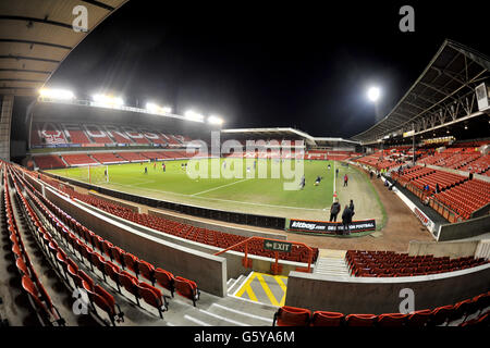 Fußball - FA Youth Cup - Sechste Runde - Nottingham Forest / Bolton Wanderers - The City Ground. Eine allgemeine Ansicht des Stadtgrunds unter dem Flutlicht Stockfoto