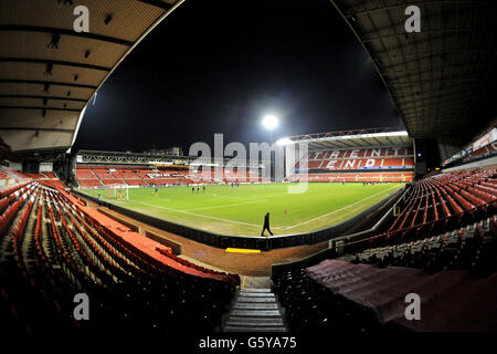 Fußball - FA Youth Cup - Sechste Runde - Nottingham Forest / Bolton Wanderers - The City Ground. Eine allgemeine Ansicht des Stadtgrunds unter dem Flutlicht Stockfoto