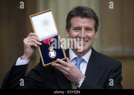 Investitur am Buckingham palace Stockfoto