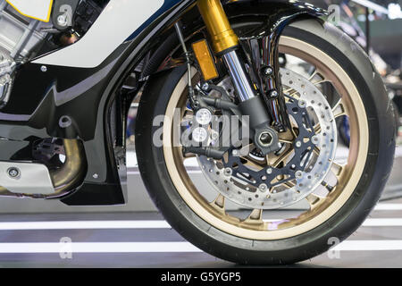 Federung und Scheibenbremse System der modernen Motorrad Vorderrad Stockfoto