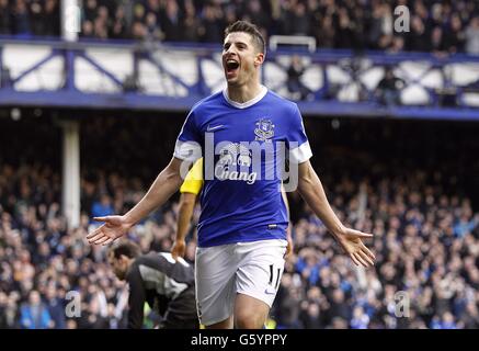 Fußball - Barclays Premier League - Everton gegen Reading - Goodison Park. Kevin Mirallas von Everton feiert das dritte Tor seiner Seite Stockfoto