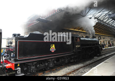 Ein Zug kommt an der Pickering Station auf der North Yorkshire Moors Railway an. Stockfoto