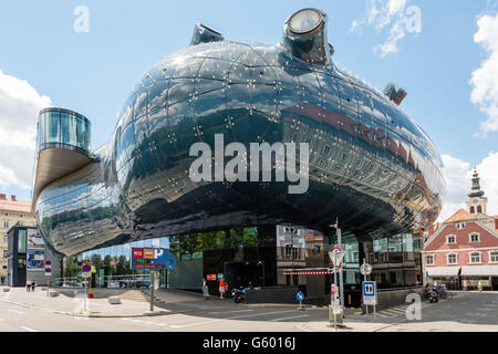 Graz, Österreich - 18. Juni 2016: Kunsthaus Graz, eine Messe für zeitgenössische Kunst. Das Kunsthaus mit seiner futuristischen desi Stockfoto