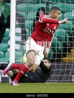 Fußball - Clydesdale Bank Scottish Premier League - Celtic gegen Aberdeen - Celtic Park. Aberdeen's Joshua Magennis feiert sein zweites Tor während des Spiels der Clydesdale Bank Scottish Premier League im Celtic Park, Glasgow. Stockfoto