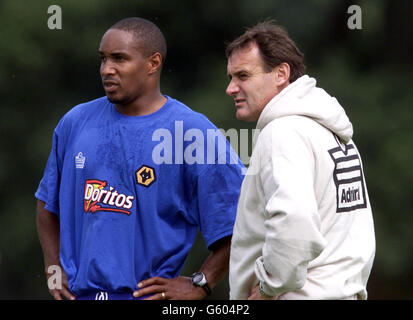 Wölfe Neuzugang Paul Ince (L) & Manager Dave Jones Stockfoto