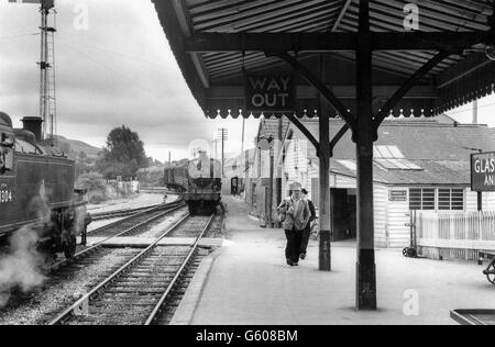 Glastonbury und Street Station an der Verzweigung von Wells, Bridgewater auf der SDJR. Stockfoto