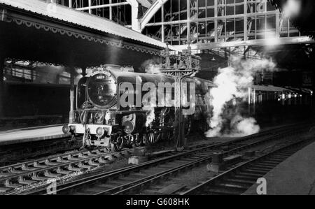 Ex-LNER Pacific Nr. 60159 Bonnie Dundee Edinburgh Haymarket Motor leitet die, Queen of Scots... Stockfoto