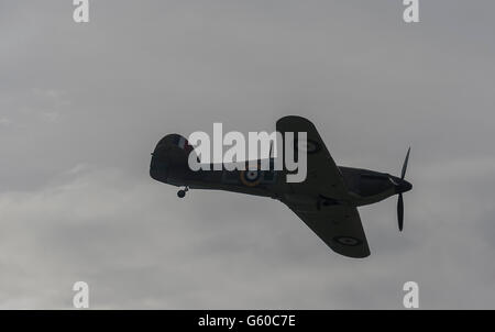 RAF Hurricane Jagdflugzeug Biggin Hill Airport in Kent in der Festival of Flight-Luft am Himmel zeigen. Stockfoto