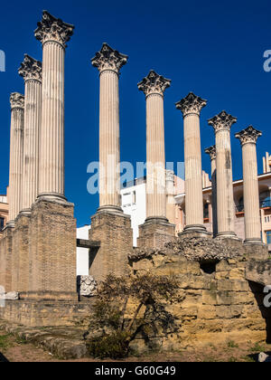 CORDOBA, SPANIEN - 12. MÄRZ 2016: Die Überreste eines römischen Tempels Stockfoto