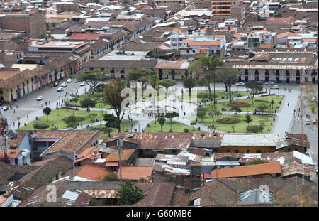 Cajamarca, Peru - 18. Juni 2016: High Angle View, Blick nach Osten, von der Plaza de Armas Marktplatz in Cajamarca, Peru am 18. Juni, Stockfoto