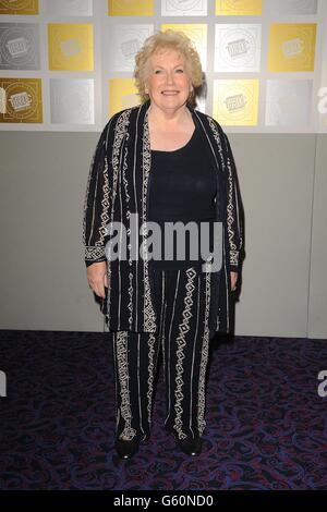 Denise Robertson bei den TRIC Awards 2013 im Grosvenor House in der Park Lane, London. Stockfoto